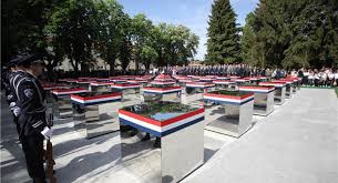 Spomen obilježje „Kristalne kocke vedrine“ u Okučanima