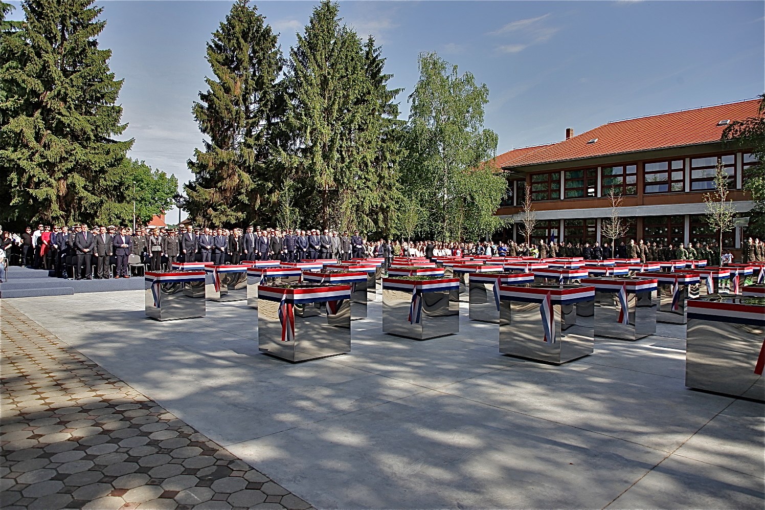„Kristalne kocke vedrine“za  poginule i umrle hrvatske branitelje od posljedica ranjavanja u VRO „Bljesak“