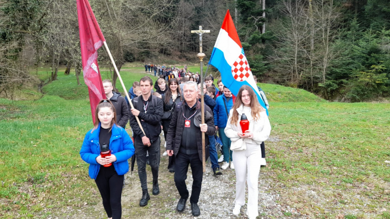 Maceljski križni put ‘Stopama pobijenih’: Komunistički zločinci ubili ih i bacili u jame