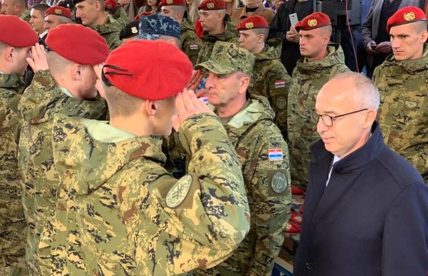 Mladi Pauci primili crvene beretke