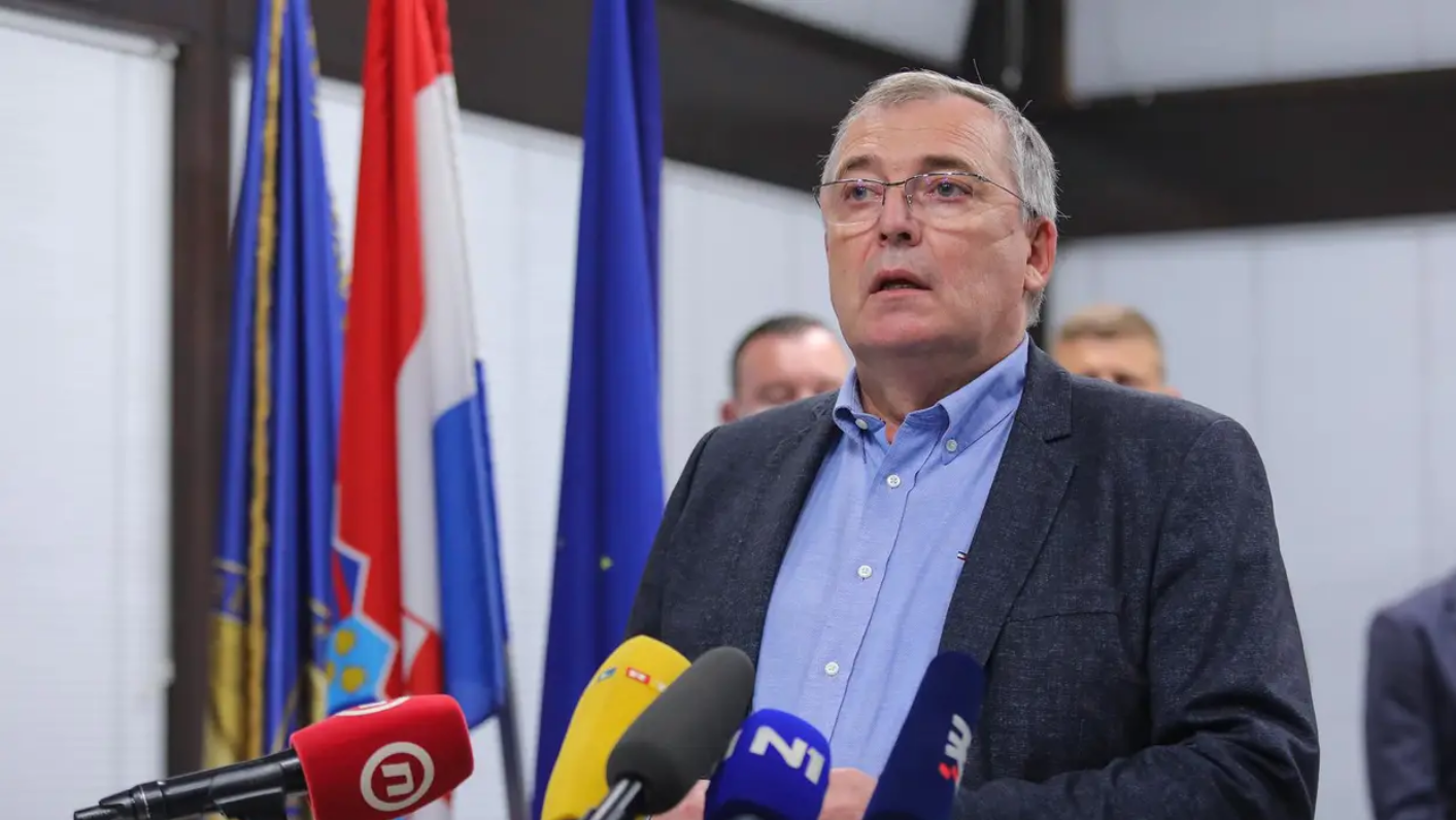 Capak: 'Razmatramo djelomično odustajanje od covid potvrda'