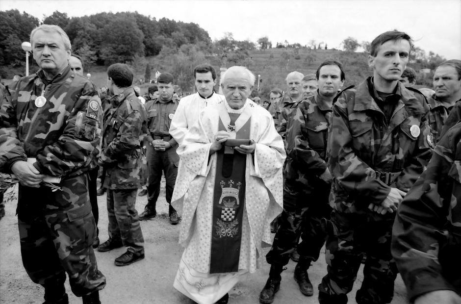 Iz propovijed kardinala Franje Kuharića na blagdan Velike Gospe 1991. godine