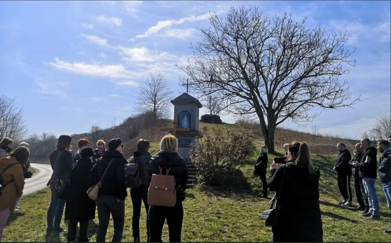 Vukovarci molili križni put na tzv. kukuruznom putu