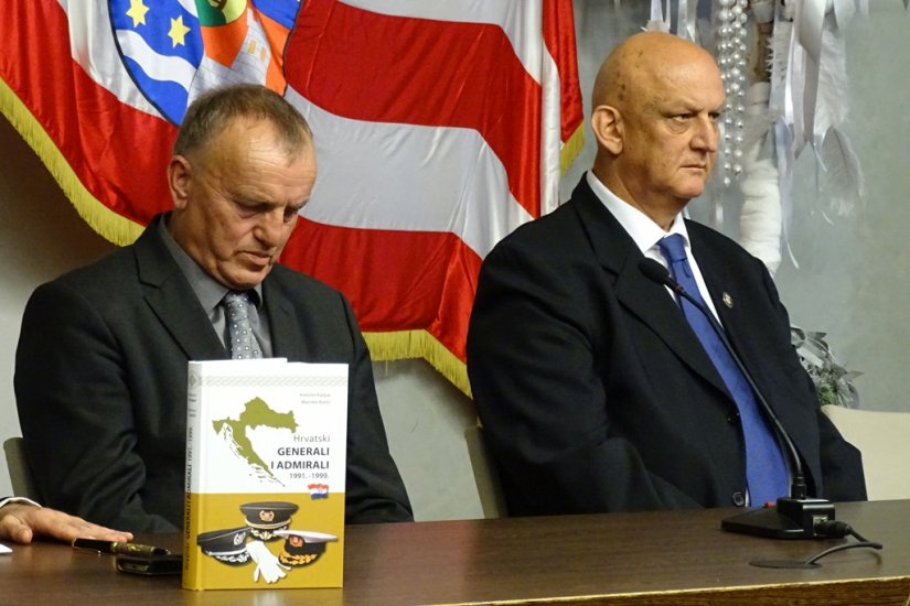 PUČE KUMSTVO! Rojs Krešiću oko potpisa za pomilovanje udbaških ubojica: Smeće jedno, što lažeš