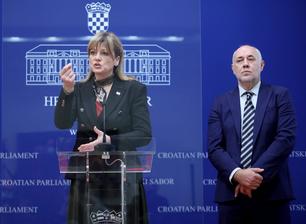 PISMO PLENKOVIĆU ZBOG NJEGOVOG PRIVILEGIRANJA PUPOVČEVIH BIRAČA I DISKRIMINIRANJA HRVATSKIH I EU GRAĐANA