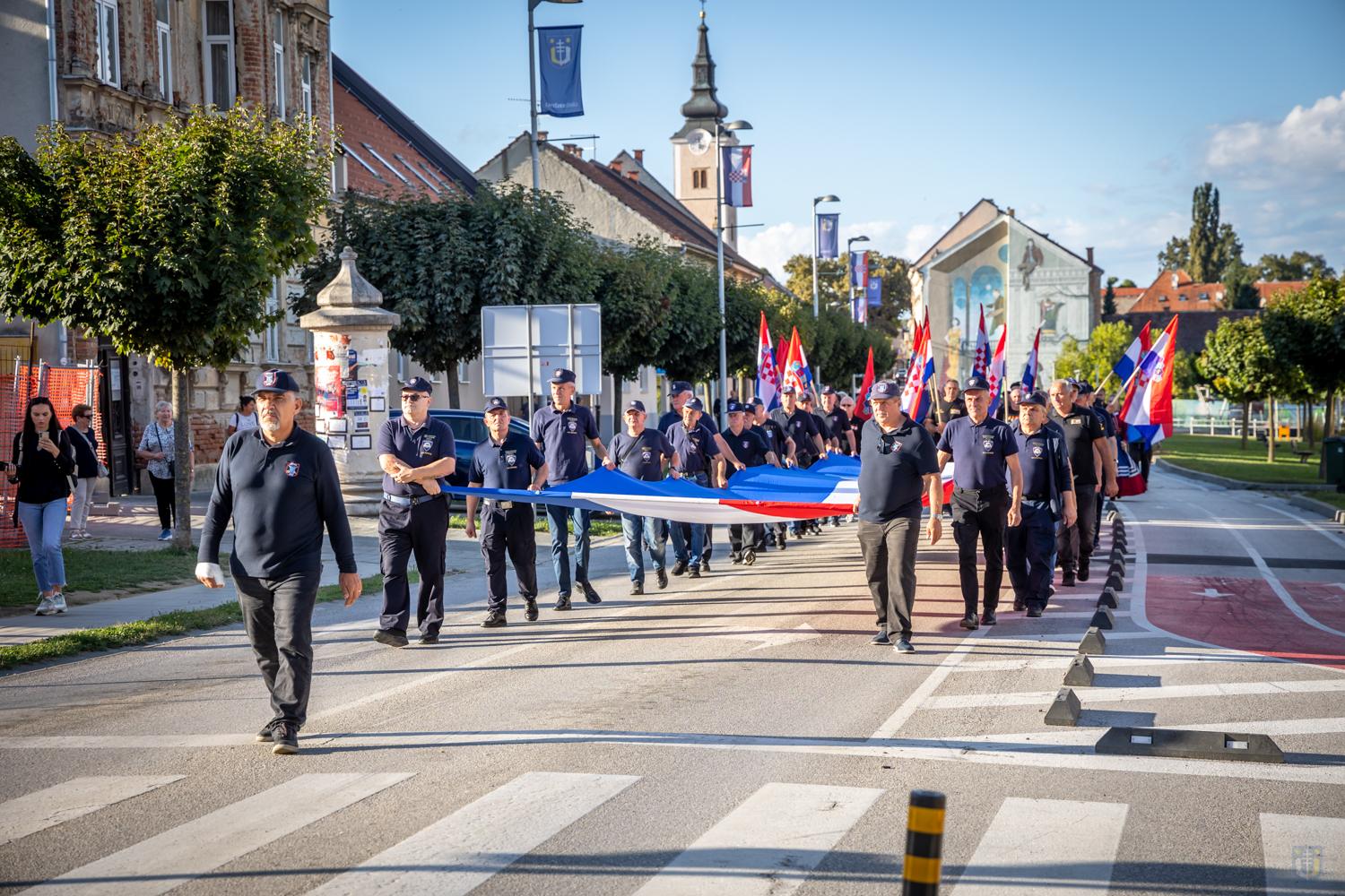 Uz misu, vijence i poruke zahvalnosti obilježen Dan branitelja u Križevcima