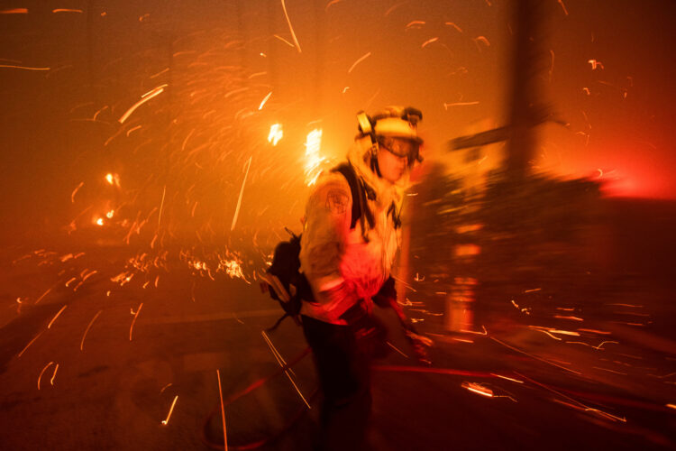 Šire se požari u Los Angelesu: Broj poginulih porastao na 16