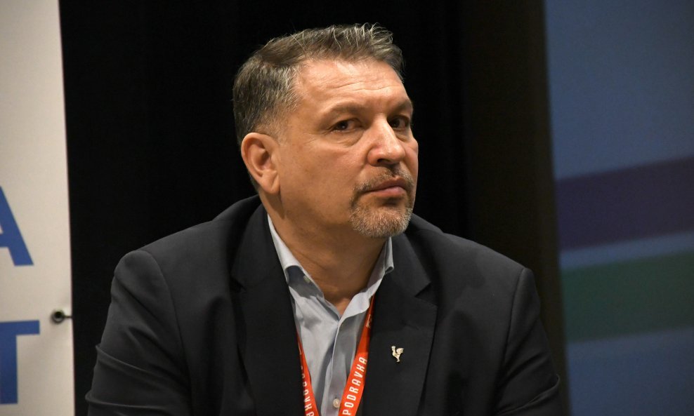 DP gubi zastupnike. Lacković stvara klub nezavisnih zastupnika