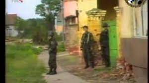 (VIDEO) JEZIV ULAZAK ARKANA U LASLOVO: ‘Alo, ustaše! Evo stojim kraj vaše prljave zastave u blatu!’