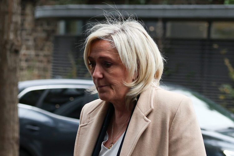 Le Pen proglašena krivom i dobila petogodišnju zabranu bavljenja javnim poslom