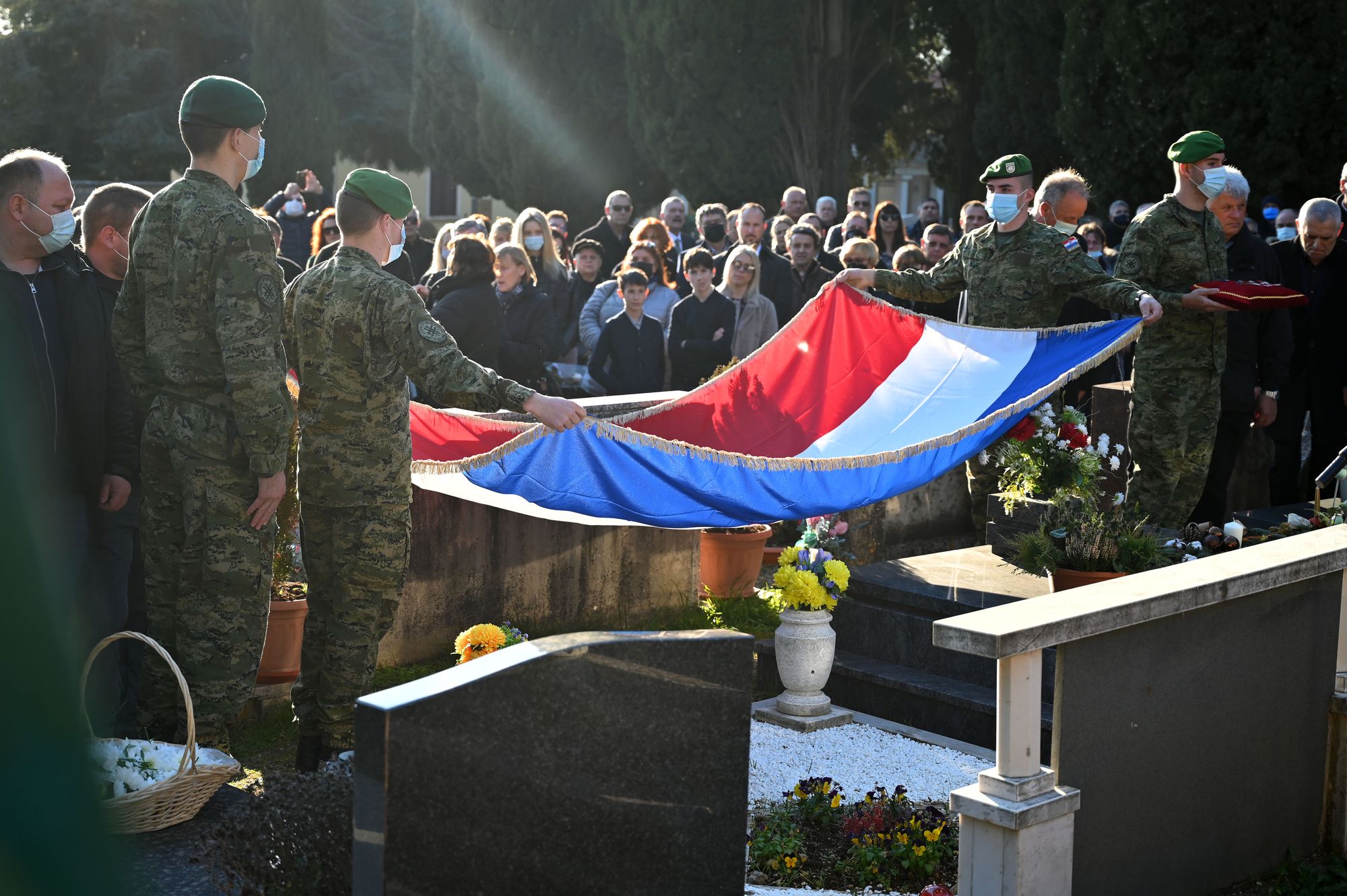 General Sergio Rabar sahranjen u Rovinju: Odlazak heroja koji je Rijeku obranio u Lici