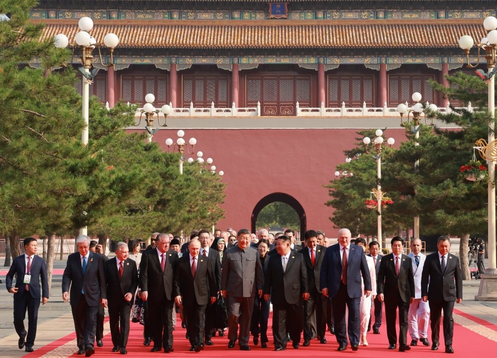 Zajednička fotka lidera u Pekingu: Pokušajte naći Vučića