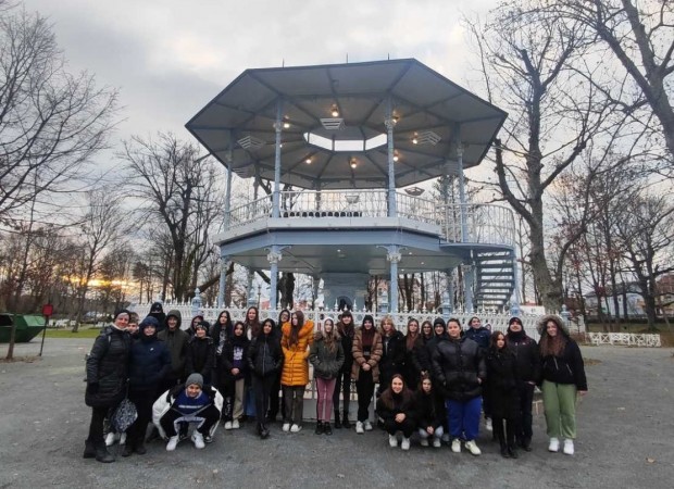 Više od 3 tisuće osmaša upoznalo se s povijesnom baštinom i Domovinskim ratom u Lipiku