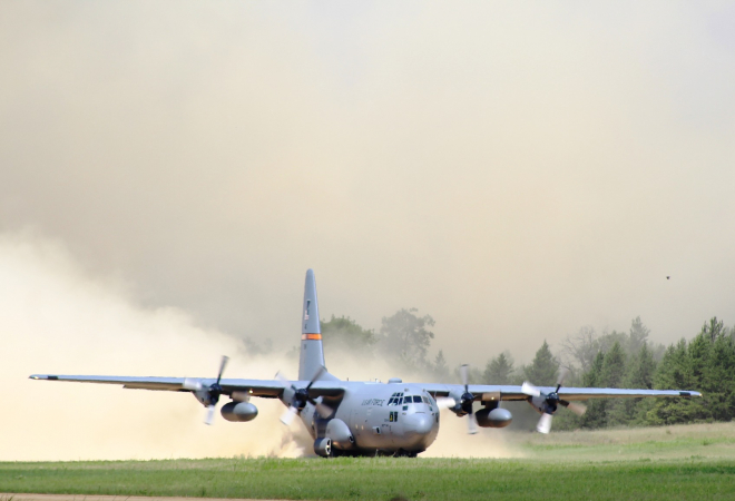 VOJNI AVION S 85 PUTNIKA SRUŠIO SE PRI POKUŠAJU SLIJETANJA: ‘Spasitelji su na terenu i nadamo se da će spasiti još života’