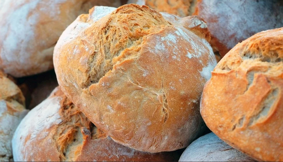 DRAMA U DRNIŠU Djeca u vrtiću na poklon dobila pogače s logom HDZ-a, roditelji digli 'pobunu'