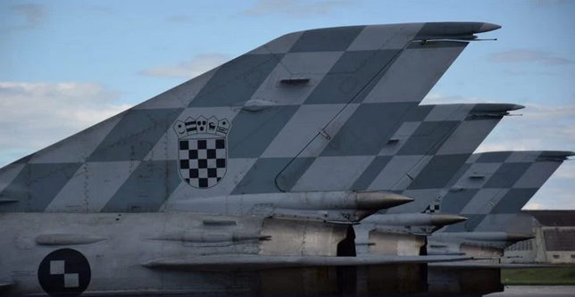 Lovački avioni lete iznad osam županija