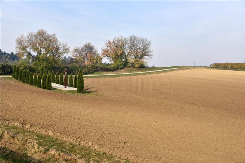 Komemoracija za ubijene u Lovasu prvi put bez nazočnosti mještana