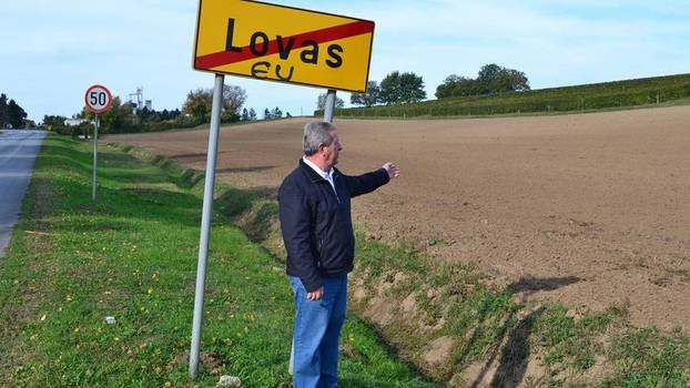 PRIJE 33 GODINE U LOVASU JE SRPSKI AGRESOR POČINIO OKRUTNI MASOVNI ZLOČIN NAD CIVILIMA