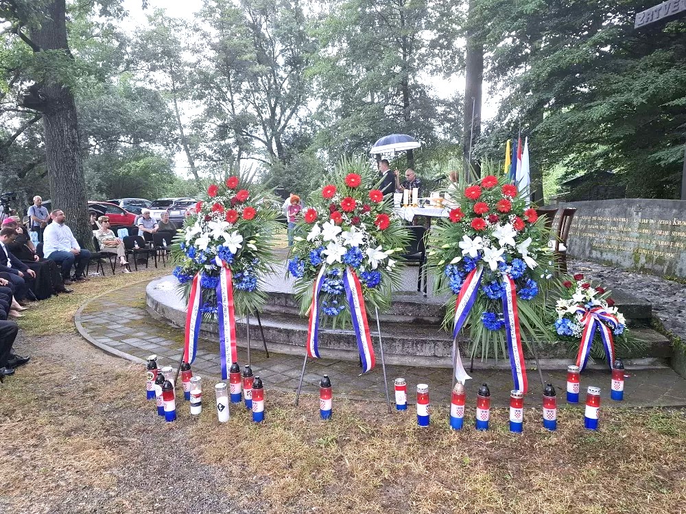 Sjećanje koje ne smije izblijedjeti: Komemoracija žrtvama poraća u zloglasnoj šumi Lug kod Bjelovara