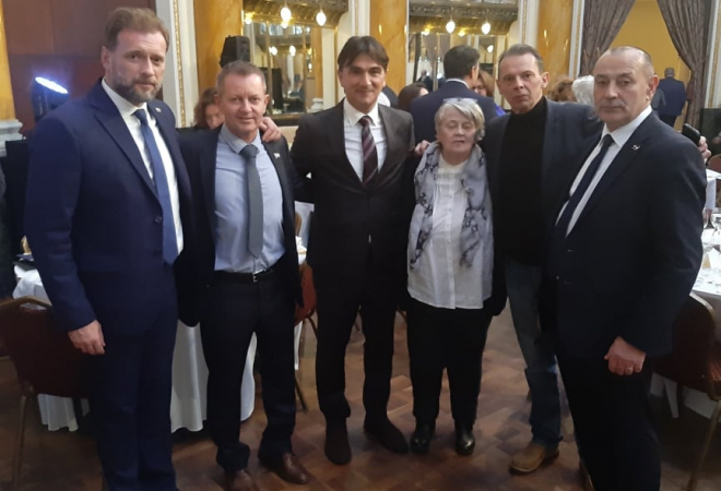 MOŽE LI MACRON USPJETI ONO ŠTO NIJE HRVATSKA? Majka ubijenog Francuza bila je s njim i na ručku