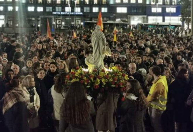 EUROPA SE BUDI! Tisuće mladih s krunicama preplavile i centar Madrida: ‘Živjela Djevica i Krist Kralj’