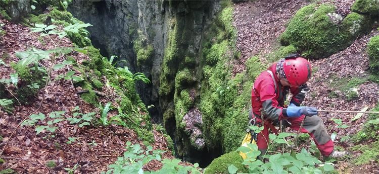 Terensko istraživanje i ekshumacija posmrtnih ostataka na Maloj Kapeli