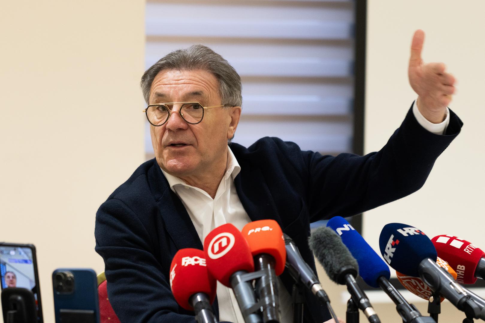 Bijesni Zdravko Mamić vrijeđao i psovao na presici. Posebno se naživcirao zbog jedne situacije