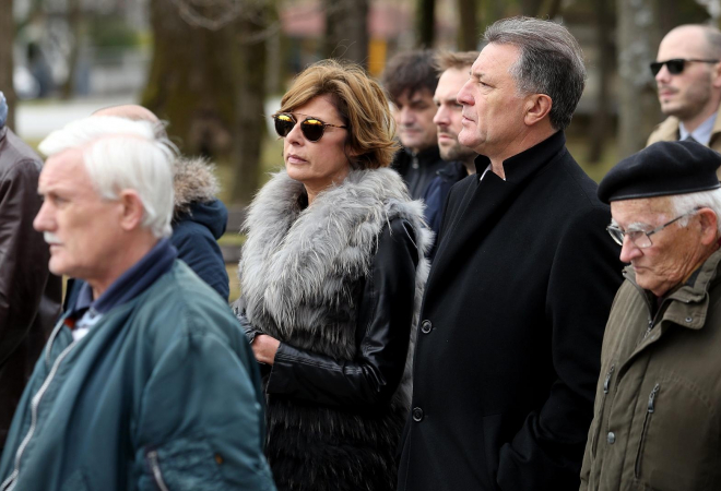 PROGOVORILA MAMIĆEVA SUPRUGA! Ispričala sve pikanterije, procurio iskaz! Suci padaju u nesvijest: 10 tisuća eura za šoping? Nema problema!