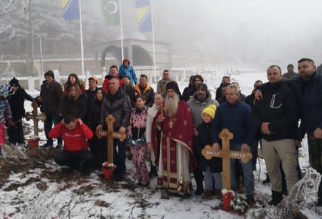Skandal u Srebrenici: Postavljanjem križeva oskrnavljeno muslimansko groblje