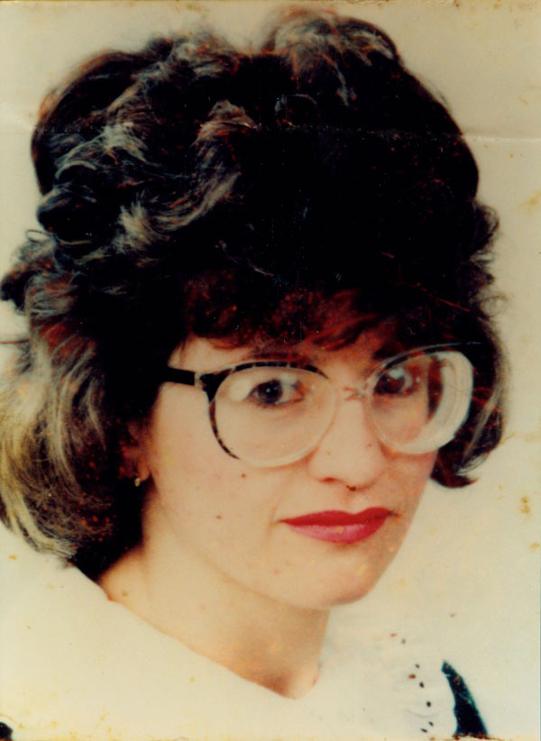 UBIJENE I RANJENE ŽENE U DOMOVINSKOM RATU Majka s nerođenim djetetom ubijena na kućnom pragu - 10. rujan 1993. godine