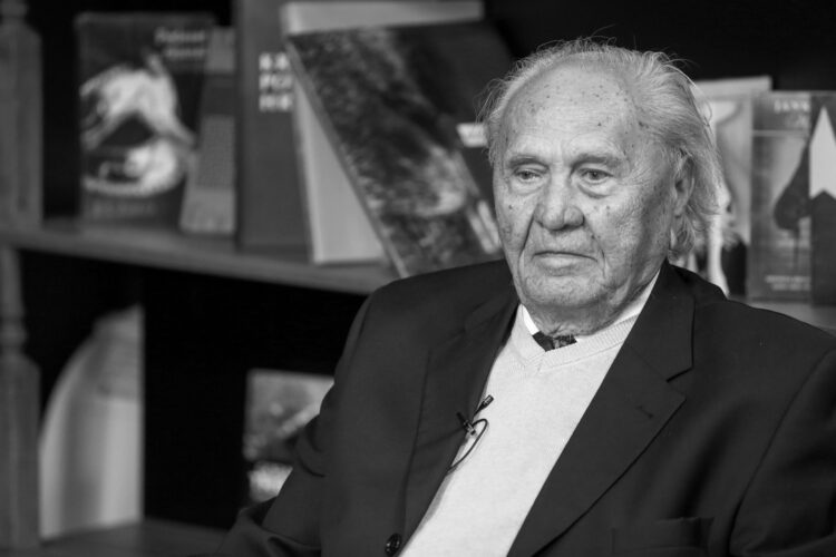 Preminuo Josip Manolić