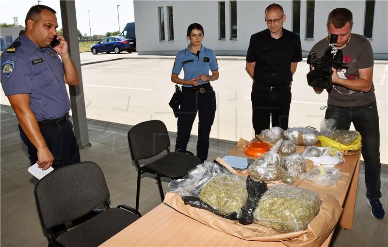 Razbijena skupina preprodavača marihuane, duhana i cigareta