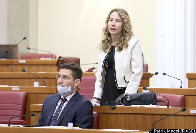 RASPRAVA O NOVOM ŠEFU VRHOVNOG SUDA  Selak Raspudić grmi u Saboru: ‘Dovoljno je ‘Halo Andrej’ da vas katapultira u predsjednicu Svemira!’