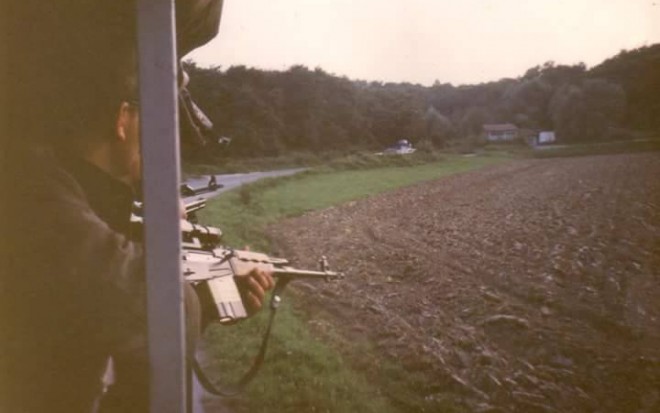 ‘MARIJAN JE JOŠ BIO ŽIV, SREĆKU JE STISNUO RUKU’! Prijatelji iz djetinjstva odlučili braniti selo: Vratili se po palog suborca, ‘bio je junak, neka njegova djeca i supruga budu ponosni’