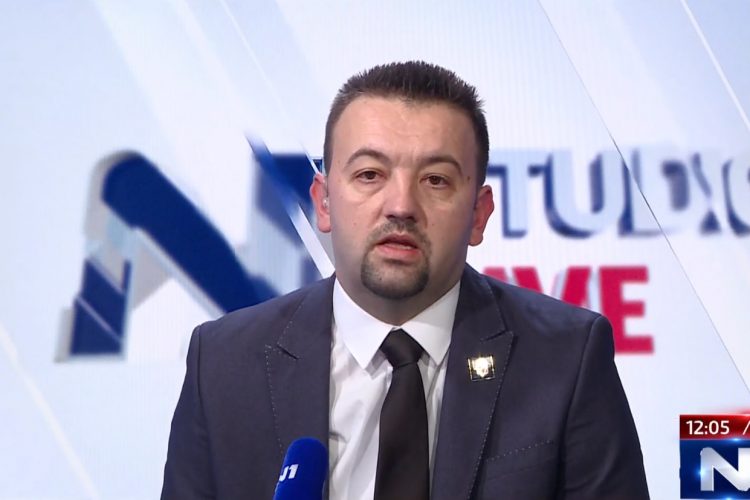 SUVERENISTI: “Zdravlje nacije je bilo najvažnije samo do izbora, a onda je najvažnije bilo da dođu birači iz Srbije”