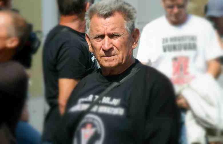 Obustavljen postupak protiv Marijana Živkovića zbog razbijanja ćirilične ploče