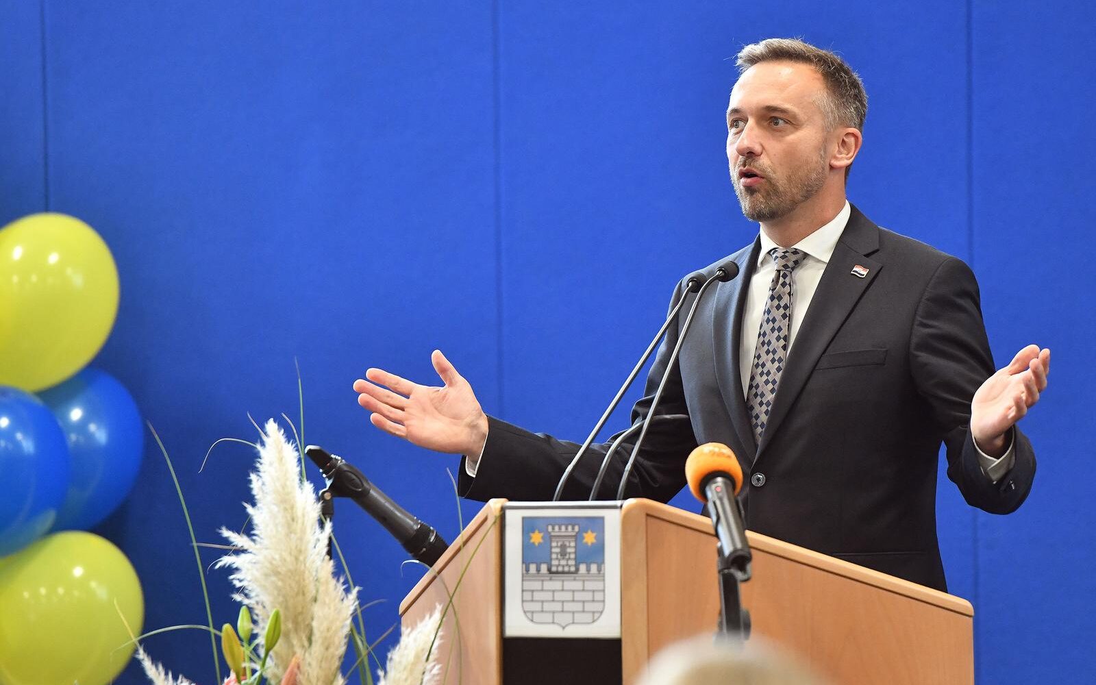 Umrlo je 15.000 ljudi, a da nisu dočekali inkluzivni dodatak. Pogledajte skandalozni odgovor ministra