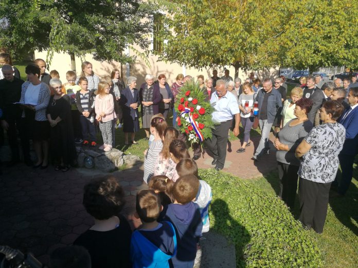 FOTO Dani obrane i dani općine Nuštar: Sjećanje na stradanje Marinčana i Cerićanaca…Spomen na pripadnike HOS-a poginule u obrani Cerića…