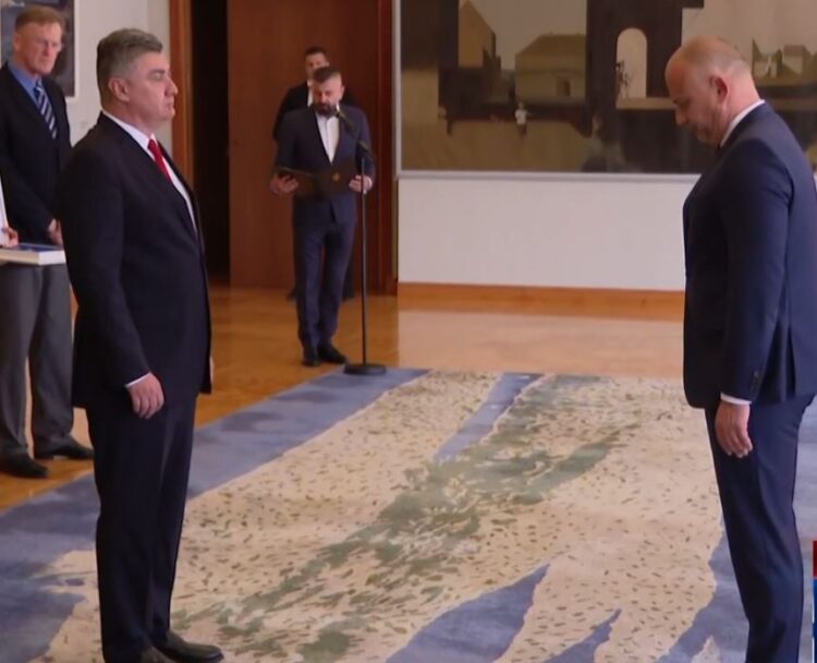 Milanović odlikovao v.d. ravnatelja SOA-e koji na spomen dva imena nije mogao suspregnuti suze