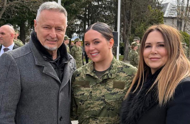 Svečana prisega u Požegi: Među ročnicima i kći Marka Perkovića Thompsona
