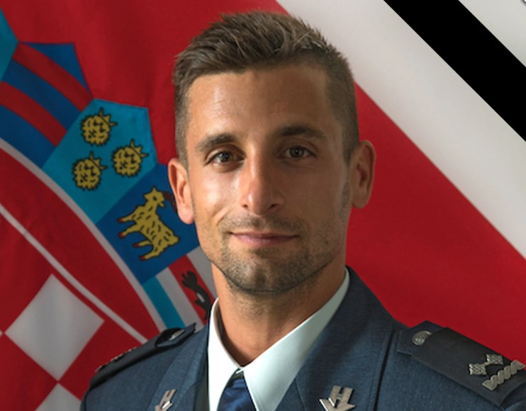 UZ NAJVIŠE VOJNE POČASTI Ispraćen tragično poginuli natporučnik Marko Novković