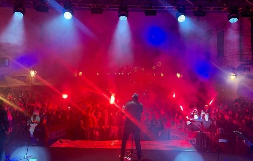 Spektakl i ponos na Stradunu: Thompson zapjevao za Dan dubrovačkih branitelja