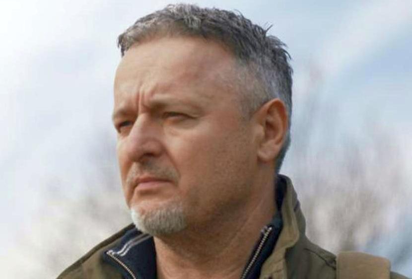 ‘KORAK MU JE TEŽAK, OČI TUŽNE I ZABRINUTE’ Obožavateljica tvrdi da je Thompsona srela pred bolnicom - poziv na molitvu