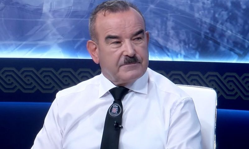 ‘JA SAM RATNI ZAPOVJEDNIK, NISAM JA IZ KOKOŠINJCA DOŠAO!’ Skejo ‘poljubio vrata’ na Pantovčaku, pa zagrmio: ‘Prije bih poginuo, nego skinuo kravatu’