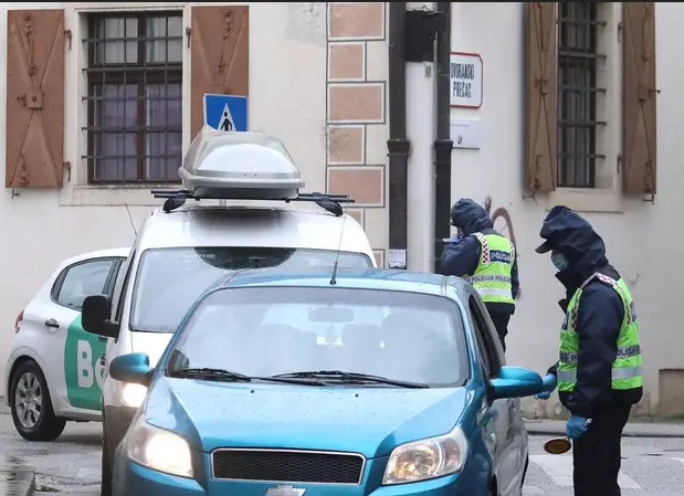 Ovako se sada dolazi na Gornji grad: Kontroliraju sve aute...