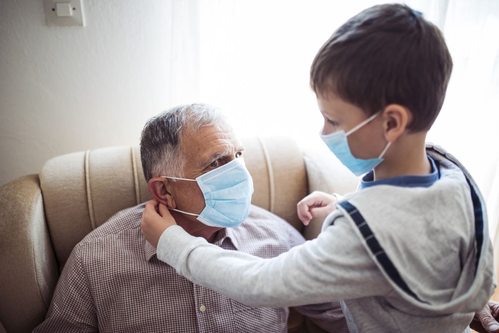 Istraživanje: Nošenje zaštitnih maski ima nepovoljne fiziološke i psihološke učinke