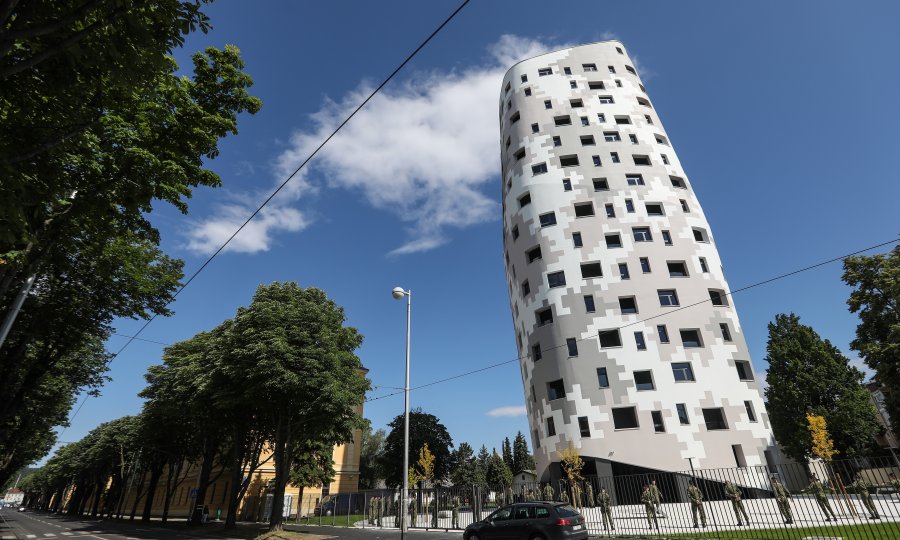 VOJNO UČILIŠTE Maskirni vojni neboder na Črnomercu još zjapi prazan, cijena opet narasla