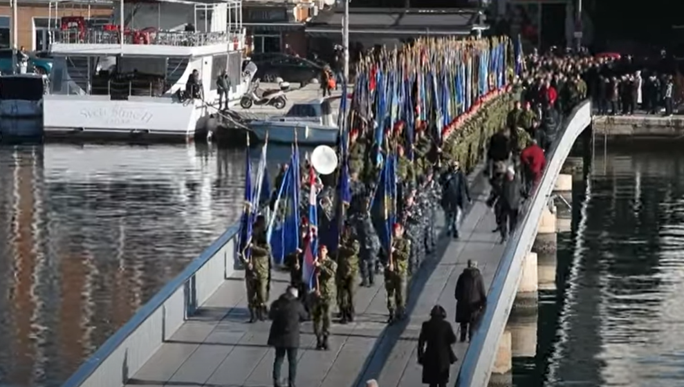 Nakon mise za Domovinu ministar Medved dodijelio braniteljske zahvalnice članovima 77 postrojbi sudionica u VRO Maslenica