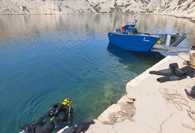 (FOTO) I DALJE TRAJE POTRAGA: Policija traga za mladićem u moru kod Masleničkog mosta