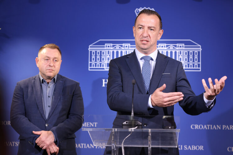 Poruka iz HDZ-a: SOA treba istražiti je li Milanović dostavio tajne podatke SDP-ovcima